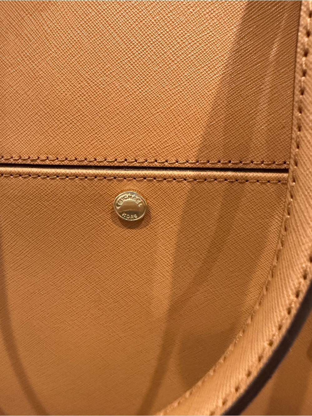 NWT Michael Kors Tan Saffiano Tote with Front Pocket Purse Bag - Picture 2 of 8